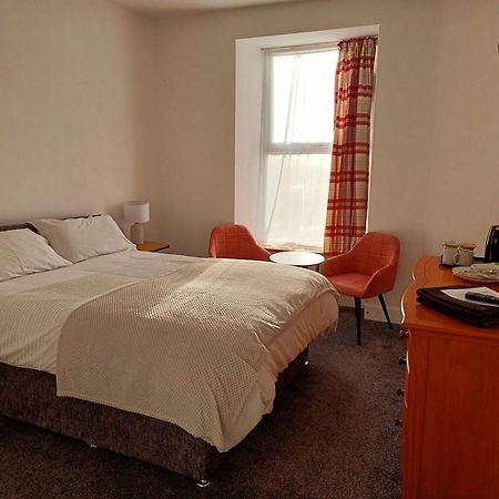 פורת'מאדוג Queens Rooms חדר תמונה