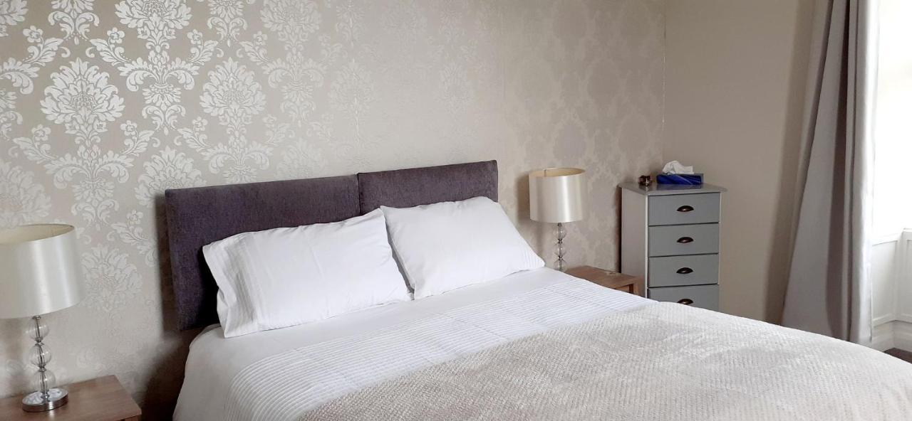 פורת'מאדוג Queens Rooms מראה חיצוני תמונה