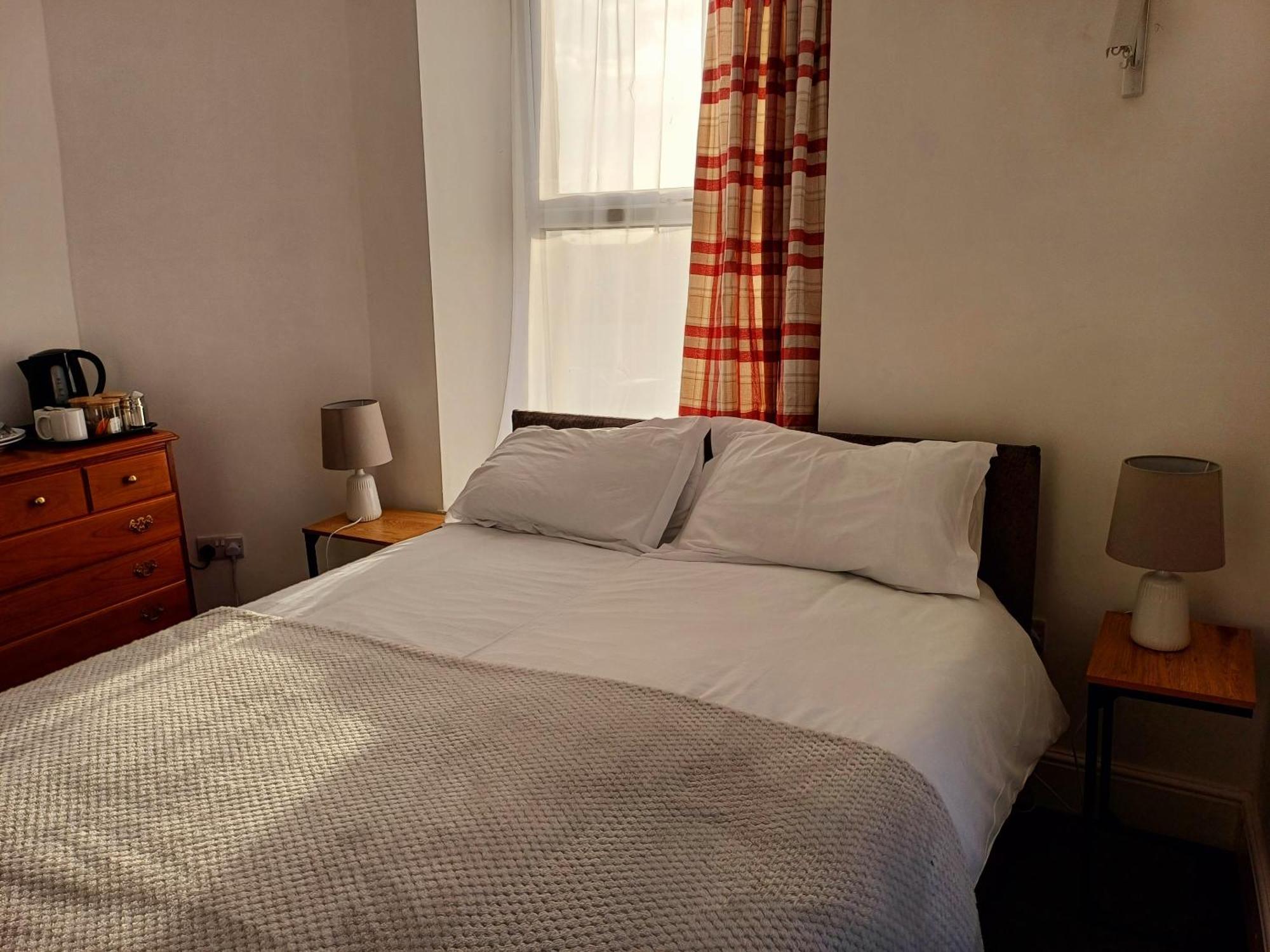 פורת'מאדוג Queens Rooms חדר תמונה